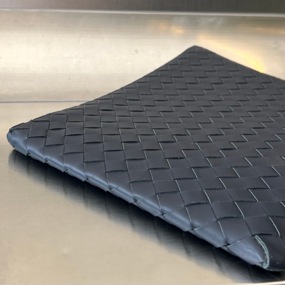 Bottega Veneta Pouch 33 cm