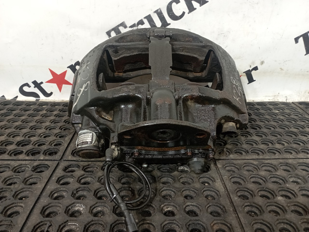 Суппорт передний правый 2017г.