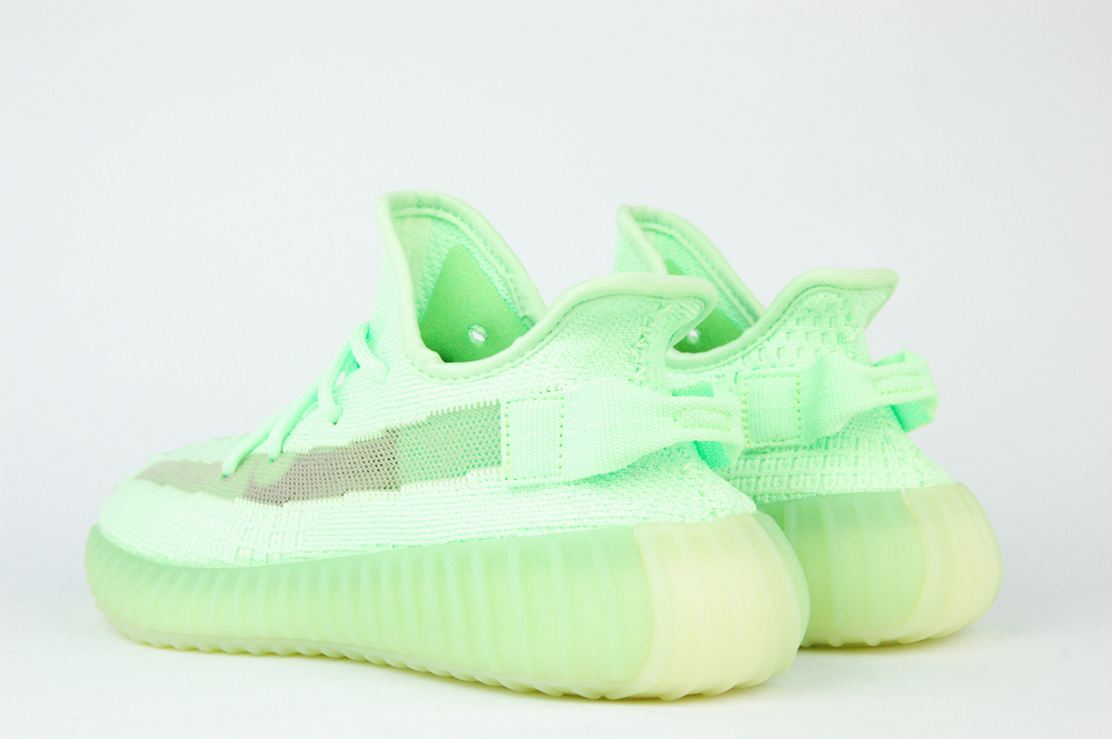 Кроссовки Adidas Yeezy 350 boost v2 Glow
