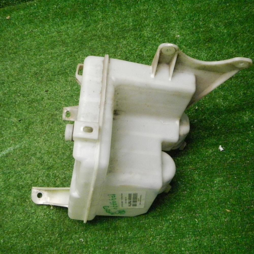 Бачок омывателя Toyota Auris 1 (06-12)