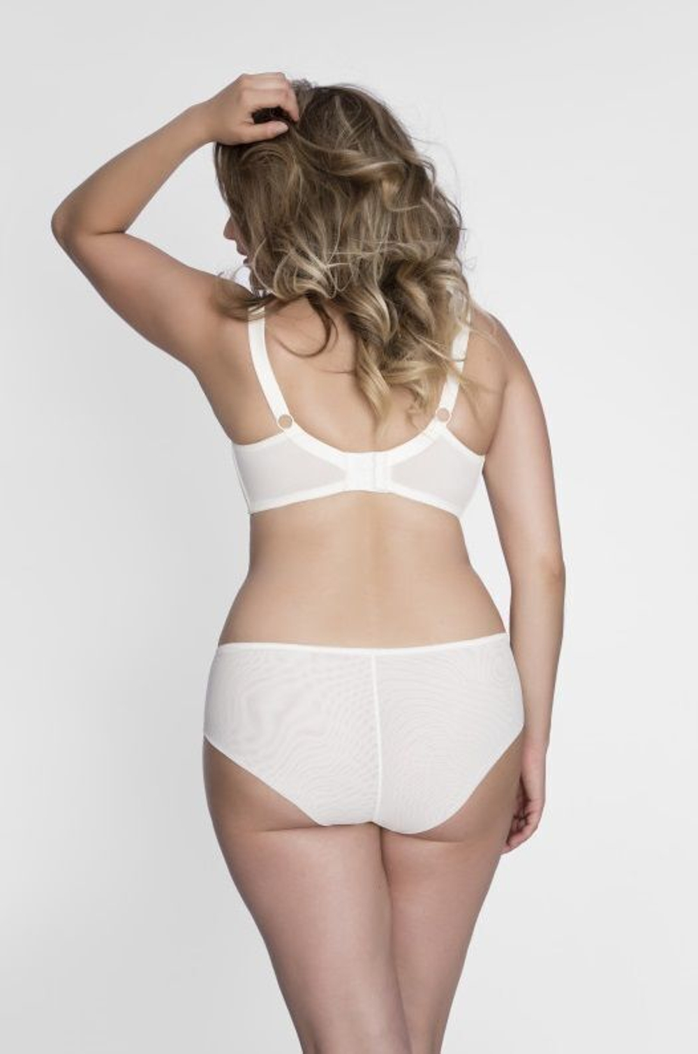 Бюстгальтер на косточках с чашками plus size из микрофибры и сетки (Размер: 65M) (Цвет: черный)