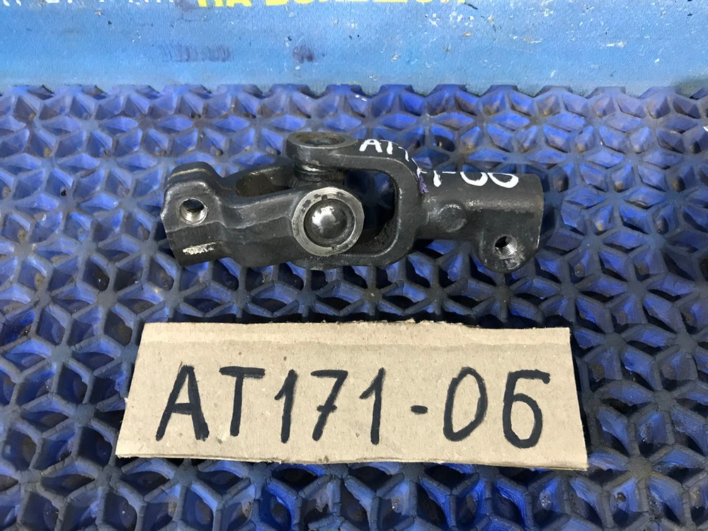 Карданчик рулевой TOYOTA CARINA 1990