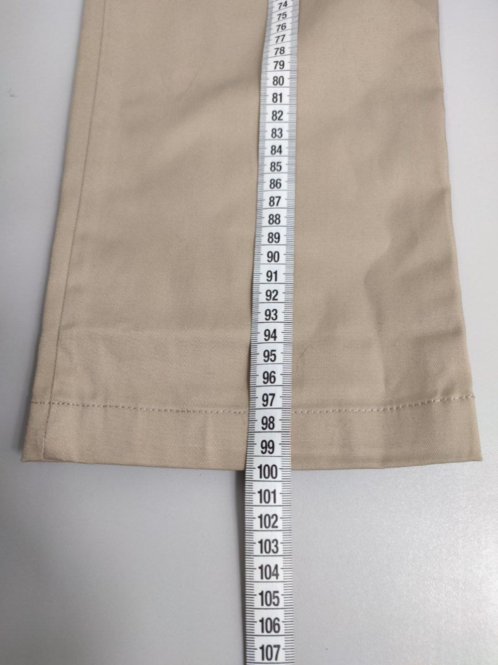 Брюки Classroom светлые на 18 лет, новые