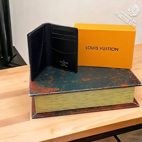 Визитница Louis Vuitton