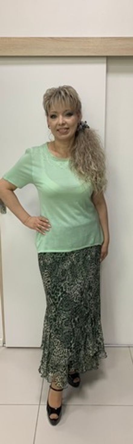 Нарядная длинная шифоновая в темно-зеленых тонах юбка