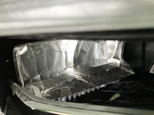 Битая Фара правая Volvo XC60 2 (2017-2021) LED
