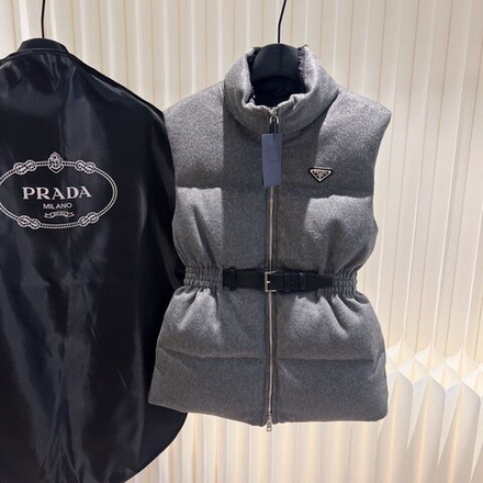 Жилет Prada