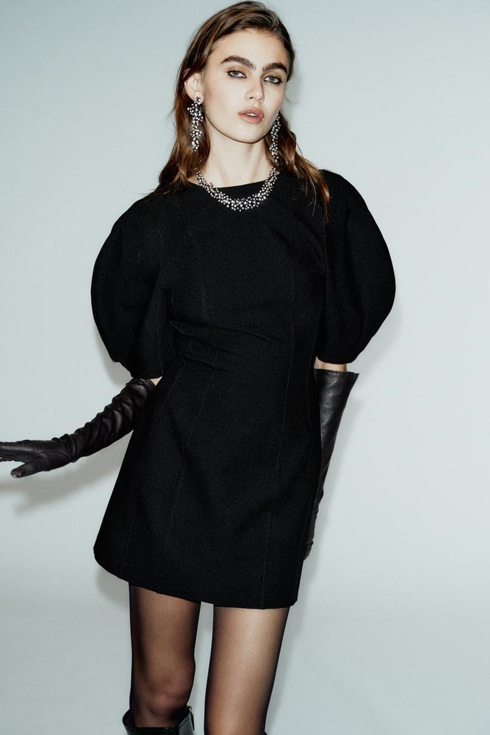 ZARA КОРОТКОЕ ПЛАТЬЕ С ОБЪЕМНЫМИ РУКАВАМИ, ЧЕРНЫЙ