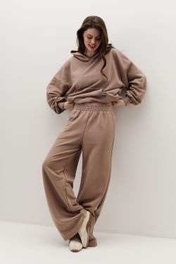 Широкие джоггеры без начеса с утяжкой цвета капучино