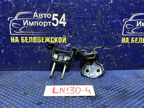 Петля двери задней правой TOYOTA HILUX SURF 1992