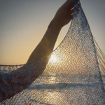 Трендовая косынка спицами из пряжи с пайетками - видео мастер-класс