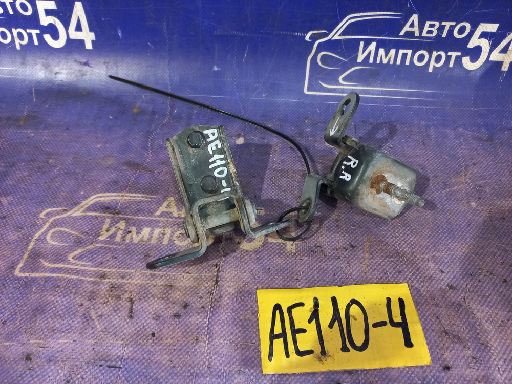 Петля двери задней правой TOYOTA SPRINTER 1995