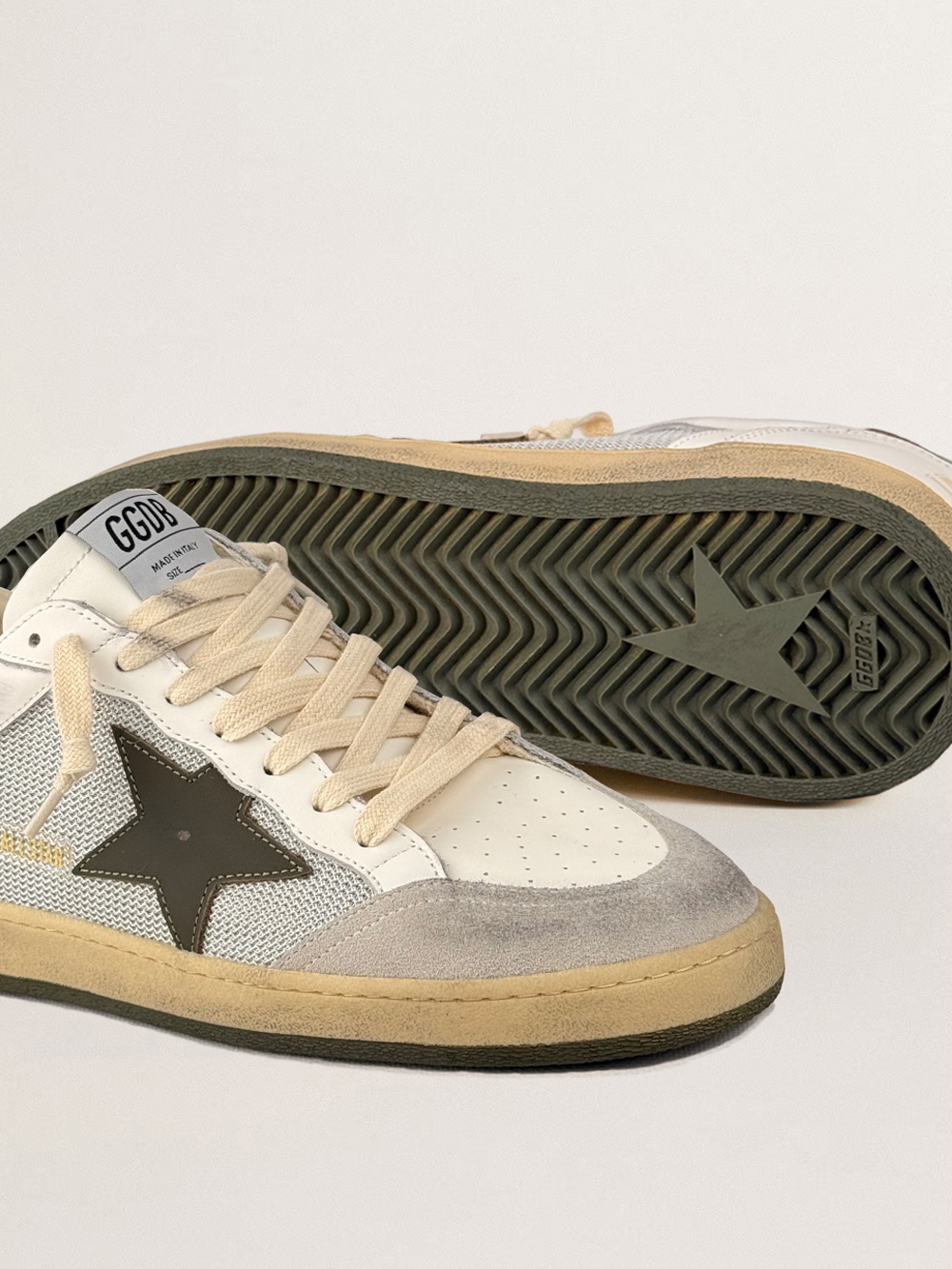 Men's Ball Star in vintage white with green star and croco print heel tab