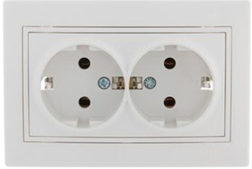 Розетка 2-м СП 16А IP20 с заземл. с бел. вставкой керамика белый