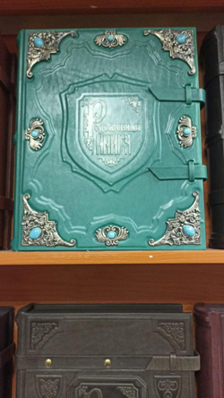 Родословная книга "Малахитовая" в обложке из натуральной кожи