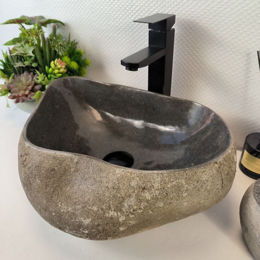 Раковина из речного камня RS-65373 46*33*15 0861