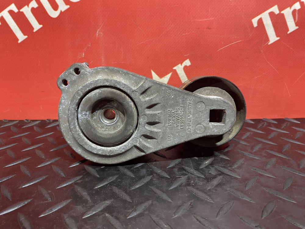 Ролик натяжитель приводного ремня