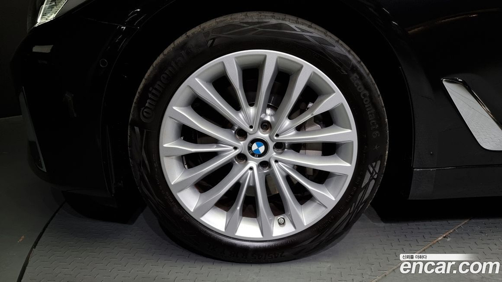 BMW 5 Series (G30) 530i Luxury (12.2021)