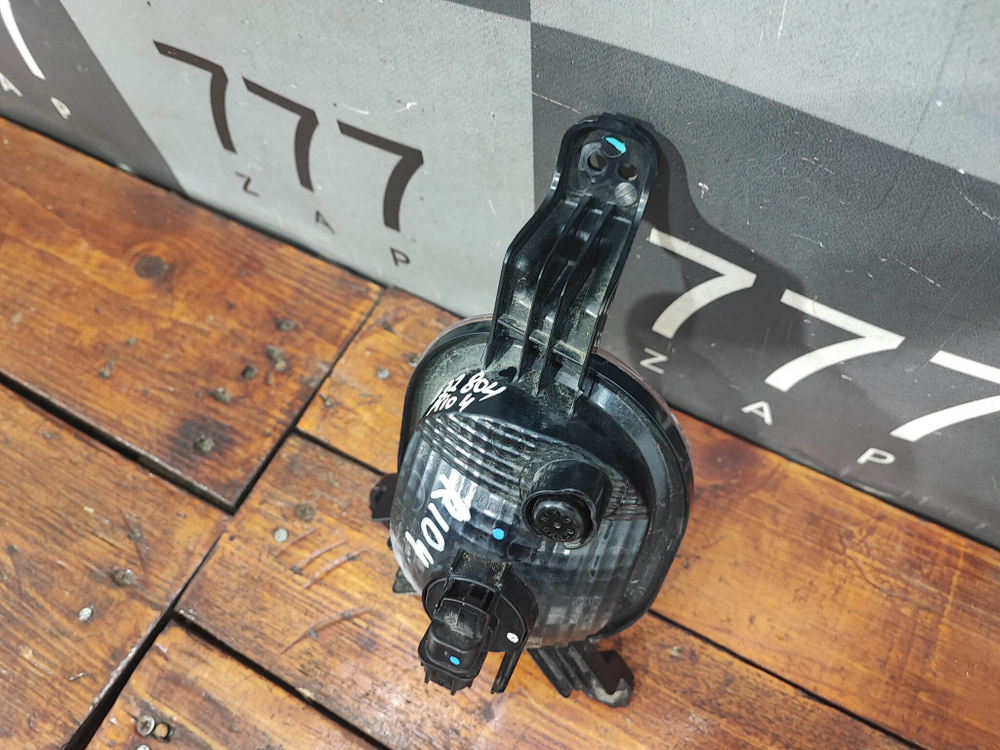 ПТФ передняя правая Kia Rio 4 (FB) 17-20 Б/У Оригинал 92208H0000