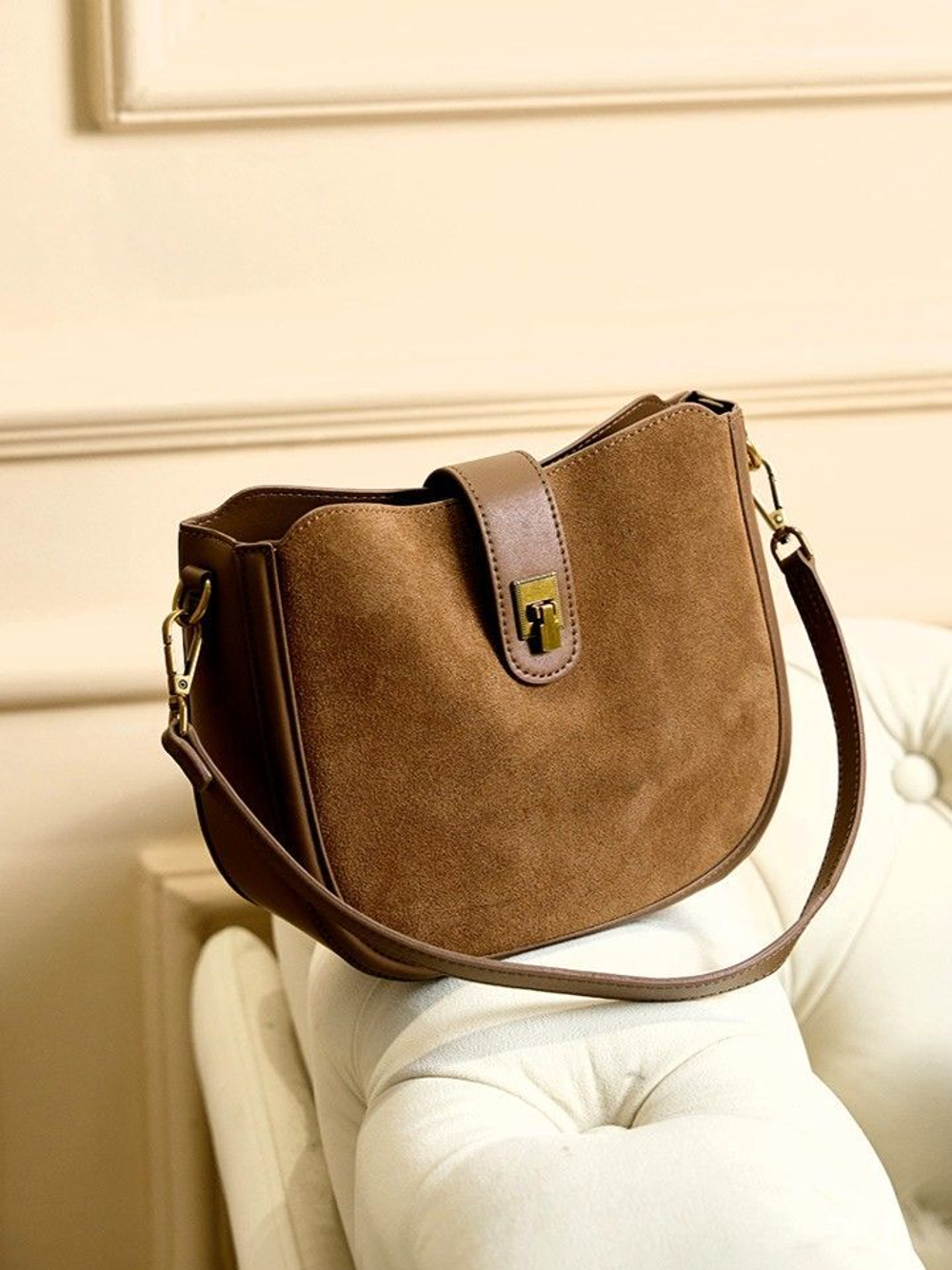 женская сумка на плечо из натуральной кожи