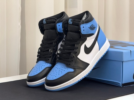 Air Jordan 1 Retro High OG UNC Toe