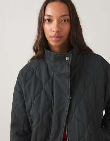BERSHKA Стеганый бомбер, темно-серый
