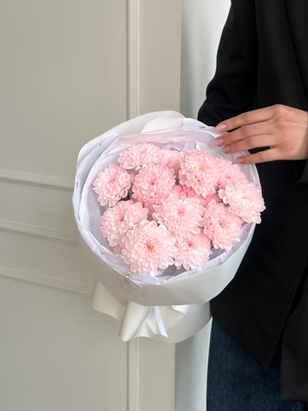 Букет из хризантемы в розовом оттенке