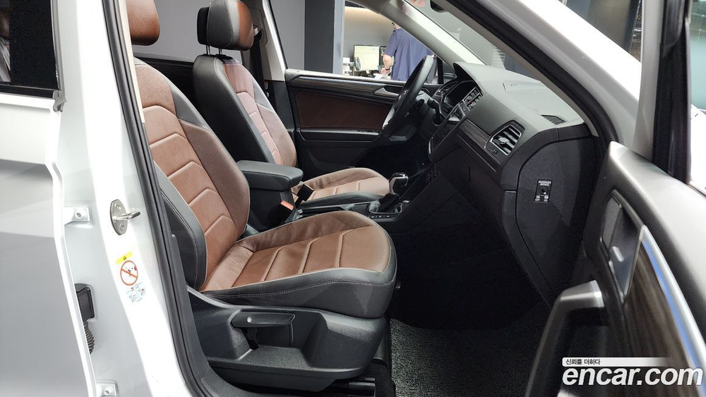 Volkswagen Tiguan Allspace 2.0 TSI Prestige (09.2023)