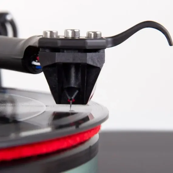Rega Planar 6 (Ania Pro) Black