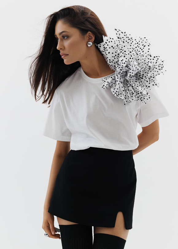 Брошь Pion, белый в черный горох