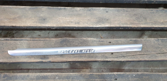 Накладка стекла заднего правого Mercedes GLC (X253) 15-нв Б/У Оригинал A2536700222