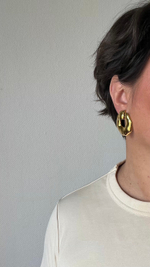 Серьги в стиле door knocker