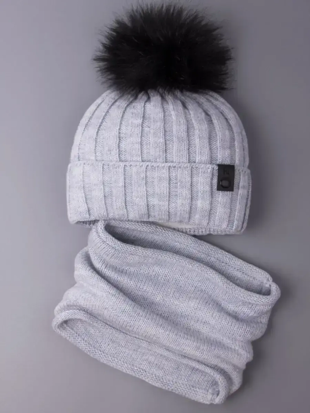 Шапка детская зимняя вязаная с помпоном и снуд