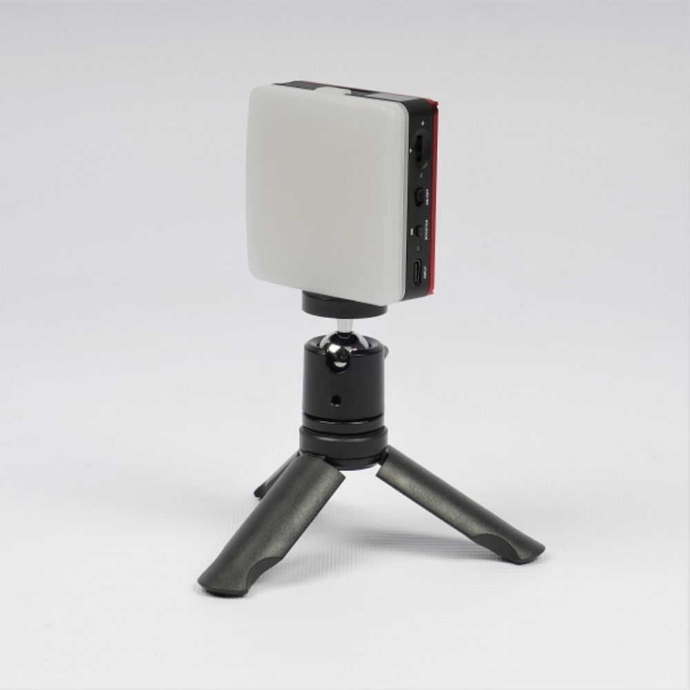 Светодиодный осветитель FST SMPL-6