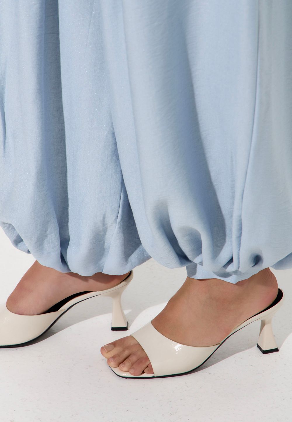 Брюки алладины из вискозы небесного цвета