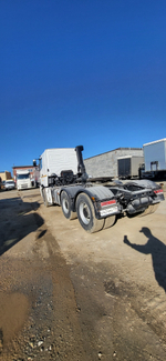 КамАЗ 65806 6x4 Седельный тягач с КМУ 65806-0002-68(T5) (Дизельный, 12,0 л, 428 л.с., МТ)