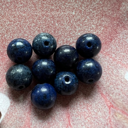 Содалит. Камни для изделий на заказ. Цена зависит от вида заказанного изделия