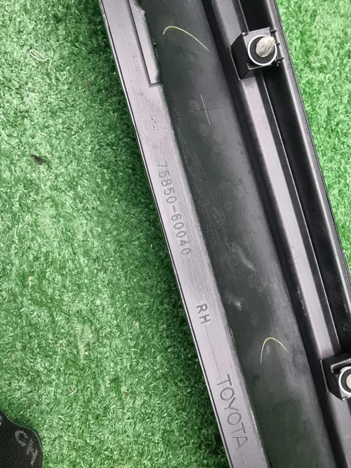 Накладка порога RH Toyota Land Cruiser 200 (07-15)