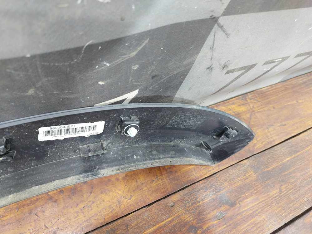 Накладка двери задней правой Geely Monjaro 21-нв Б/У Оригинал 6073117600