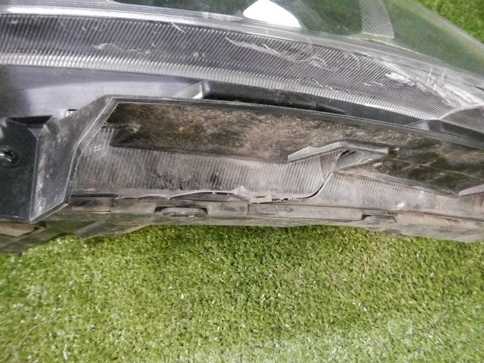 Битая Фара правая Kia Rio 4 (2020-н.в.) галоген