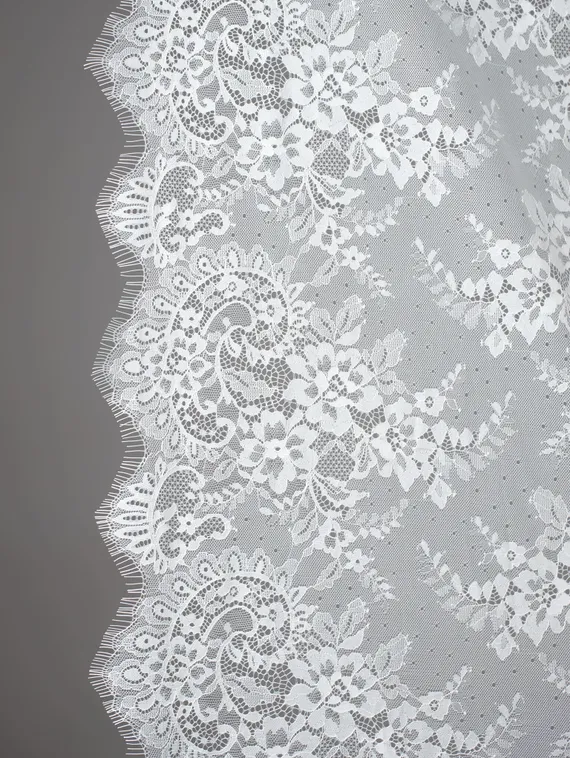 07-01 Кружево реснички (шантильи) широкое, 45 см, айвори 004