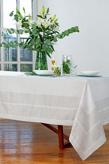 Скатерть 160х225 и 8 салфеток Vallesusa Chromo Satin 14873 кремовые