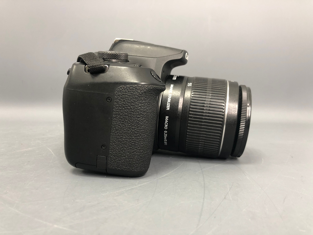 Canon 2000D Kit 18-55mm 3.5-5.6 IS II (3.000 кадров)