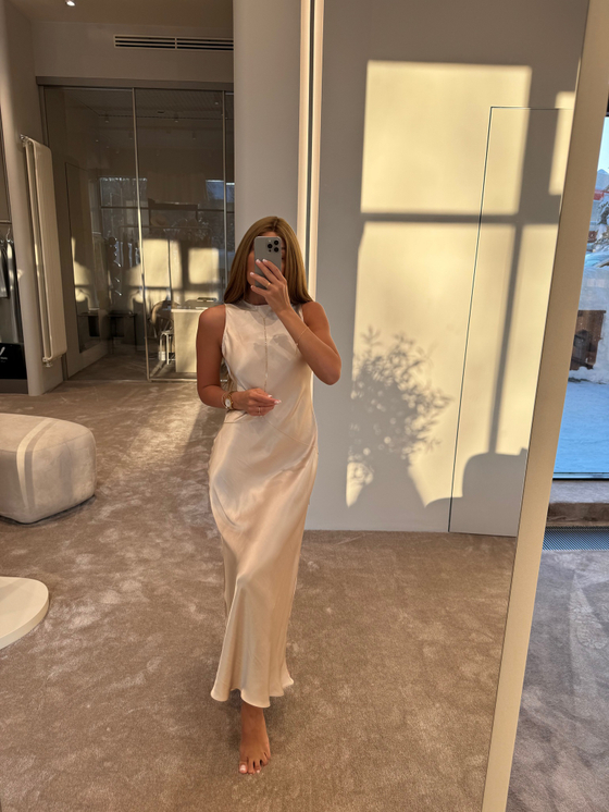 Платье из вискозы молочно-бежевое