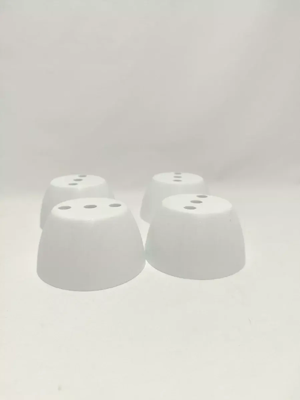 Мебельные ножки пластиковые для дивана шкафа и тумбочки