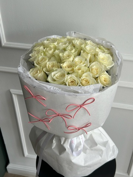 Букет из белой розы (50 см) 35 шт