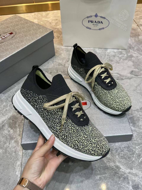 Кроссовки Prada