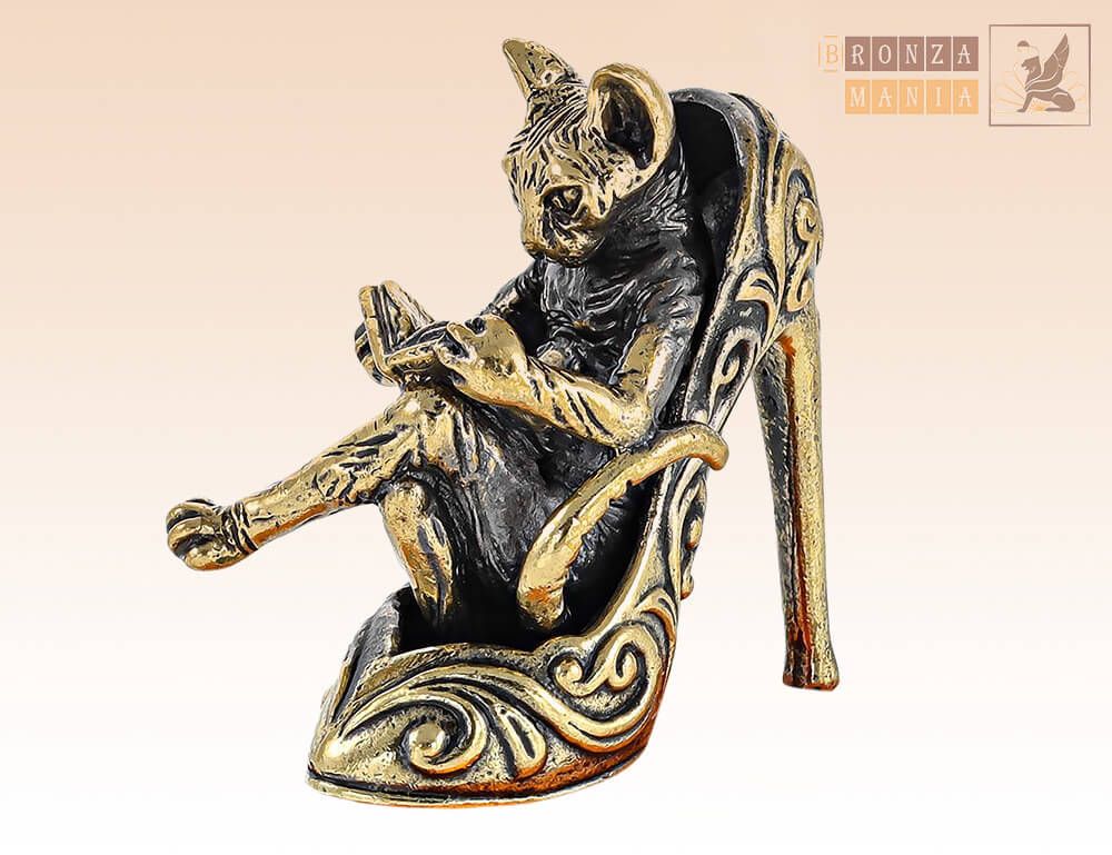 фигурка Кот на туфельке