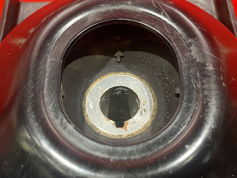 Подушка двигателя передняя 2016 г.