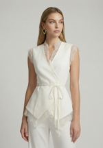 Жилет с кружевом